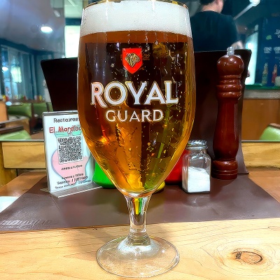 Cervezas y Tragos